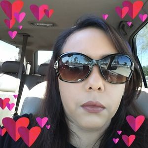 Meet your Posher, Ena